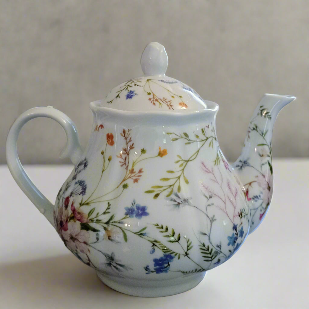 TEAPOT FULL OF PETALS